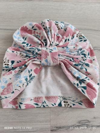 Kvietkovaná turbanová čiapka, 80