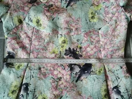 Kvalitné šaty s nežným vzorom, vl, l