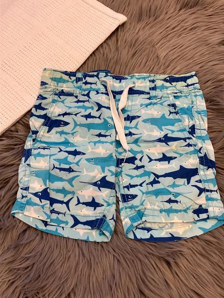 Chlapčenské šortky so žralokmi h&m (98), h&m,98