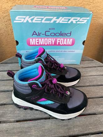 Turistické topánky, skechers,33