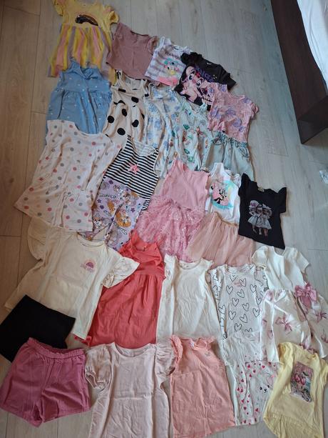 Predám balík oblečenia pre dievčatko veľm122/128, 122–134