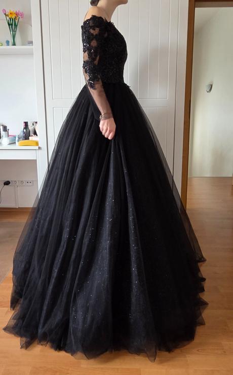 Slávnostné šaty na ples alebo stužkovú, s