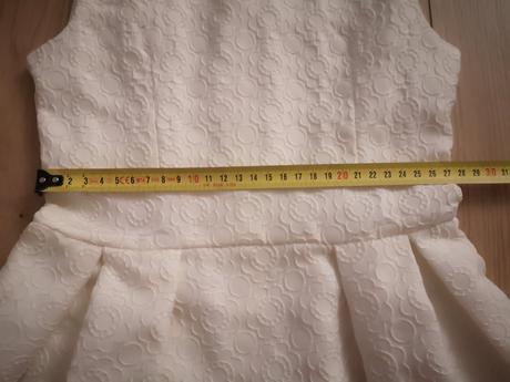 Dievčenské šaty č. 122, 122