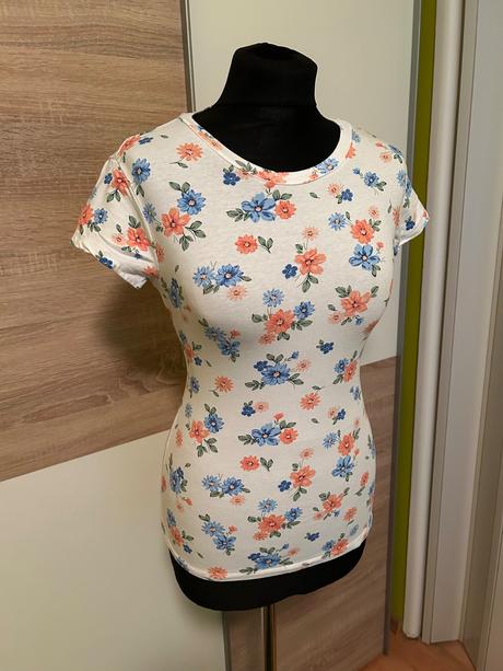 Kvetinkové dámske tričko, clockhouse,m