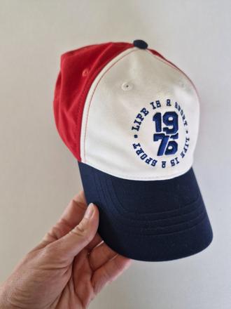 Šiltovka, decathlon,116