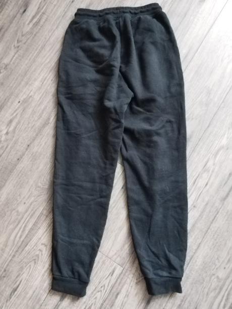 Tepláky zn. siksilk, xs