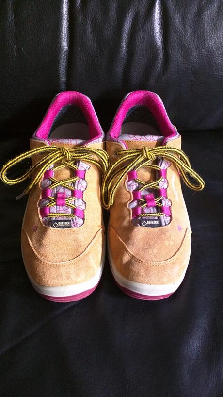 Dievcenske outdoorove / turisticke topanky lowa, 37