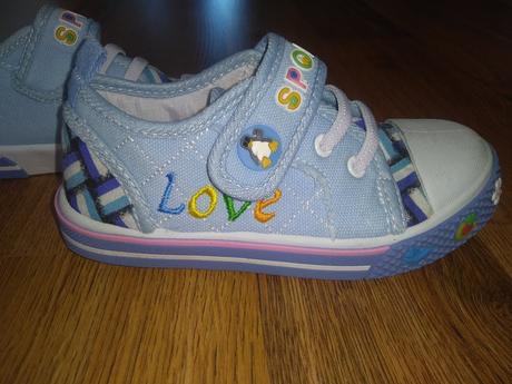 Plátené tenisky, 26