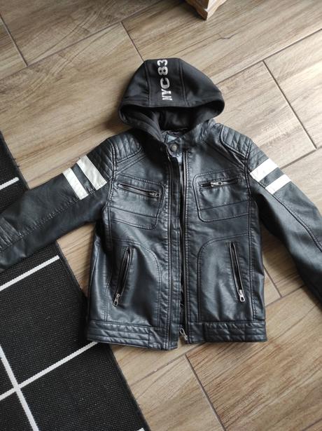 Chlapčenská koženka, 158