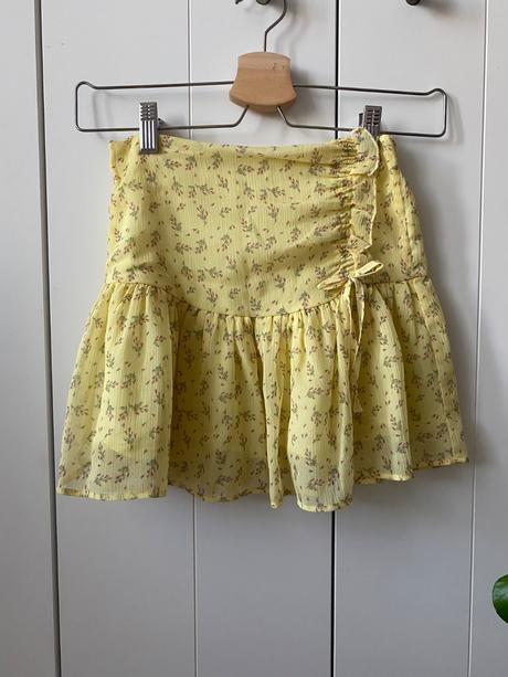 Sukňa, zara,140