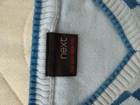 Sveter next, next,104