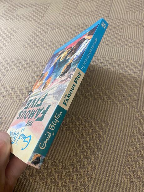 Enid blyton five go off to camp the famous five,