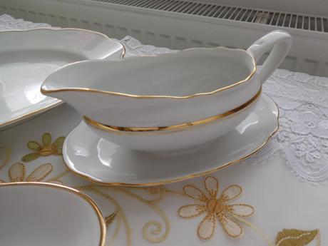 Čechoslovákia značený porcelán taniere+omáčkovník., 