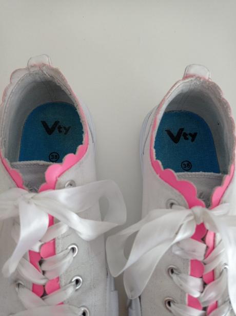 Biele letné plátenky-tenisky, saténové šnúrky, deichmann,38