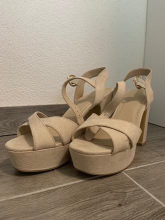 Vysoké topánky, 39