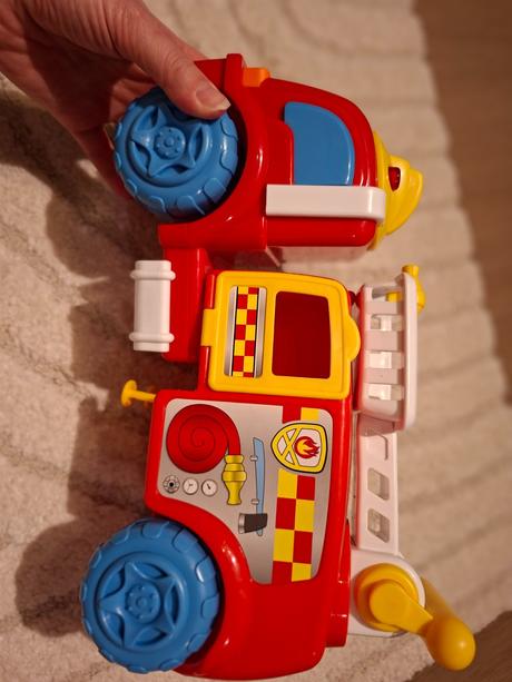 Väčšie hasičské auto,