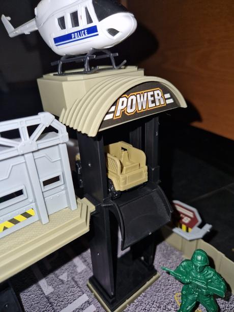 Vojenský skladací kufrík, 