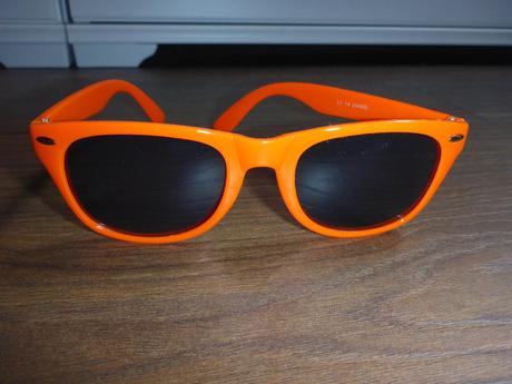 Oranžové slnečné okuliare, 