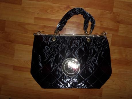 Lakovaná väčšia kabelka fb, 