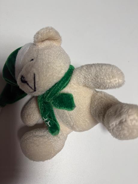 Vianočný plyšový macko,