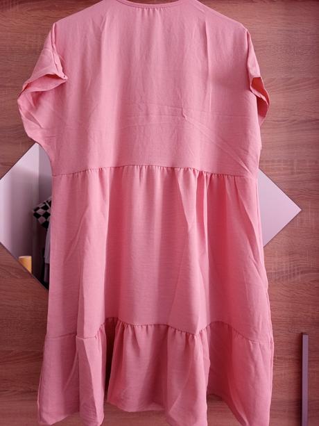 Hodinku oblečené letné šaty, m