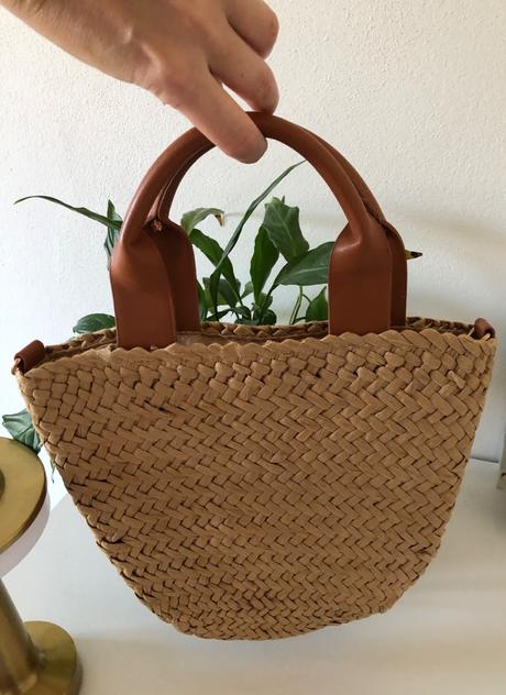 Menšia slamená kabelka do ruky, 