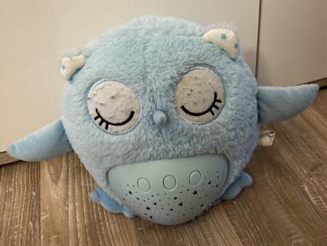 Svietiaca sova so zvukom a projektorom, 