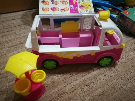 Zmrzlinový voz pre lego panáčiky,