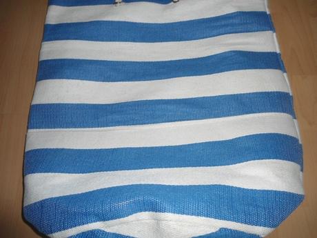 Velka bielo-modra plazova taska, 