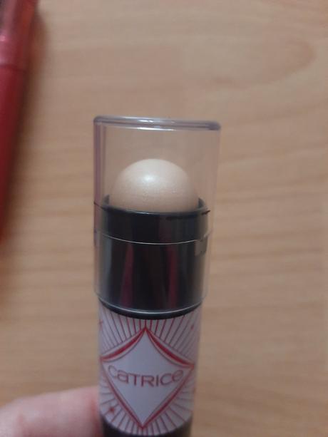 Balík dekoratívnej kozmetiky, 