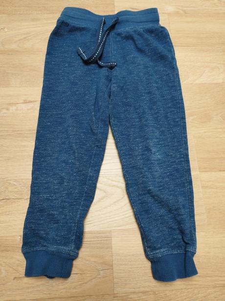 Tepláky, lupilu,104