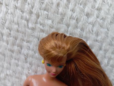 Barbie midge s náušnicami 1993,