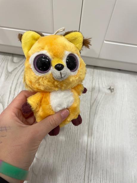 Plyšáci s trblietavými očami,