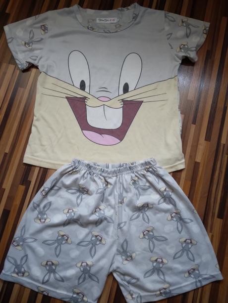 Zajačikové pyžamo, 116