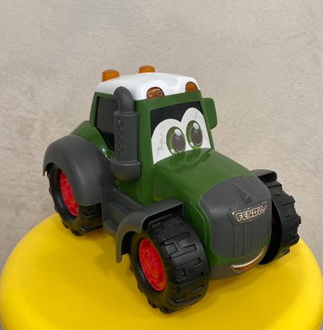 Traktor fendt,