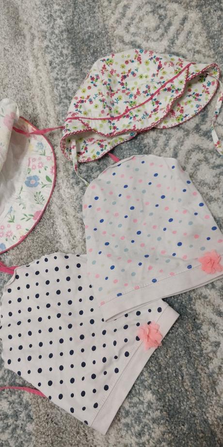 Letné klobúčiky, 80