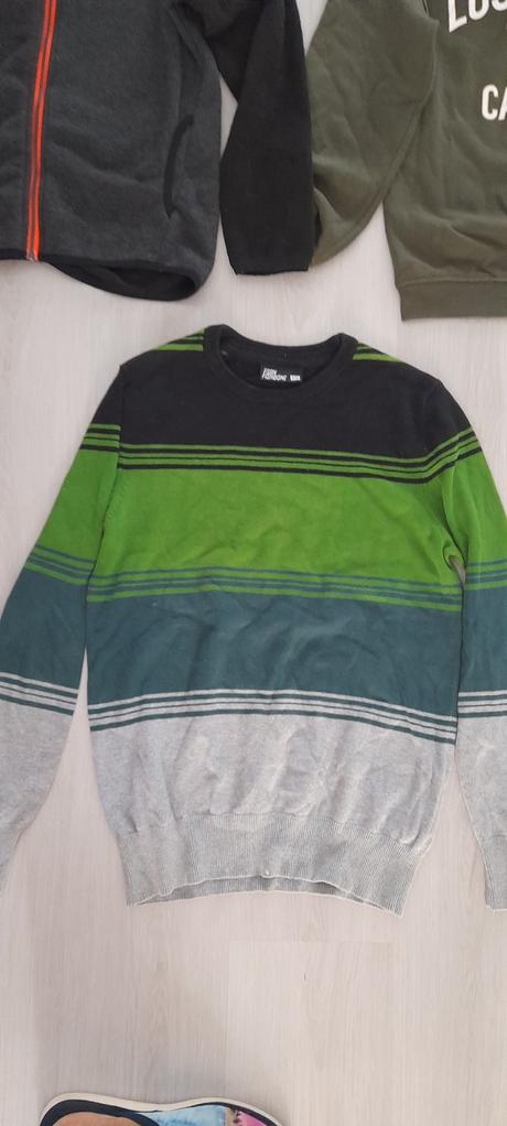 Takmer nové zn.mikiny z rakúska, nosené občasne, z, m