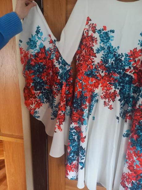 Extravagantné elegantné prekrasne saty, xl