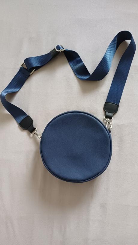 Dievčenská kabelka, reserved