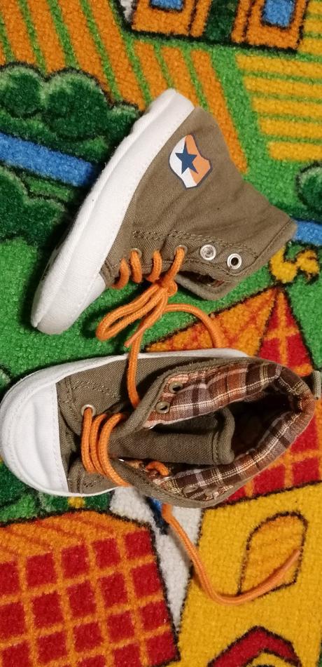 Capačky na šnurovanie, 18