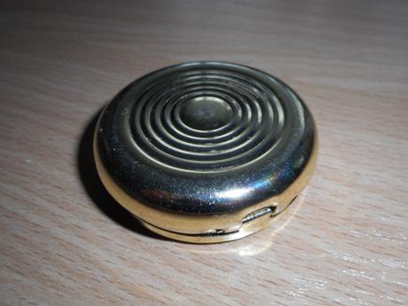 Zatváracia nádobka,