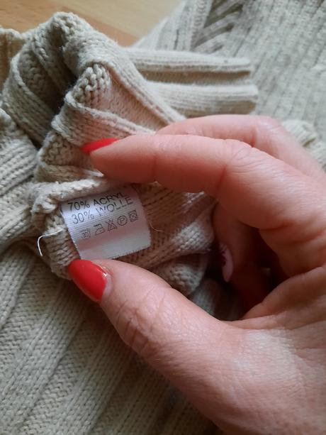 Dievčenský sveter, 152