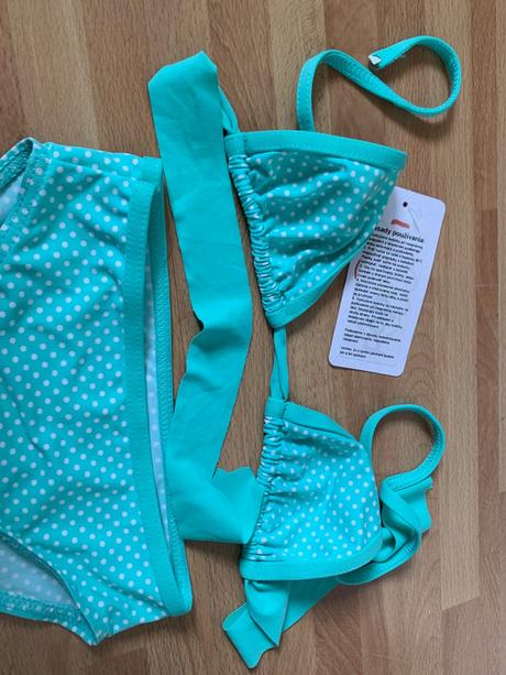 Dievčenské dvojdielne plavky, 104