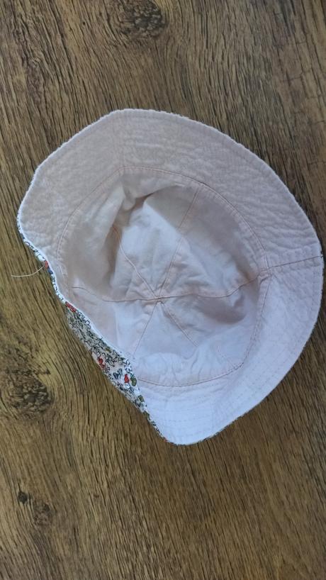 Klobúčik kvetinky, 98