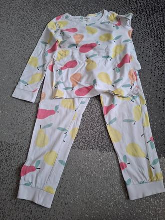 Pyžamo super stav, reserved,110