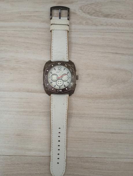 Predám pánske hodinky, 