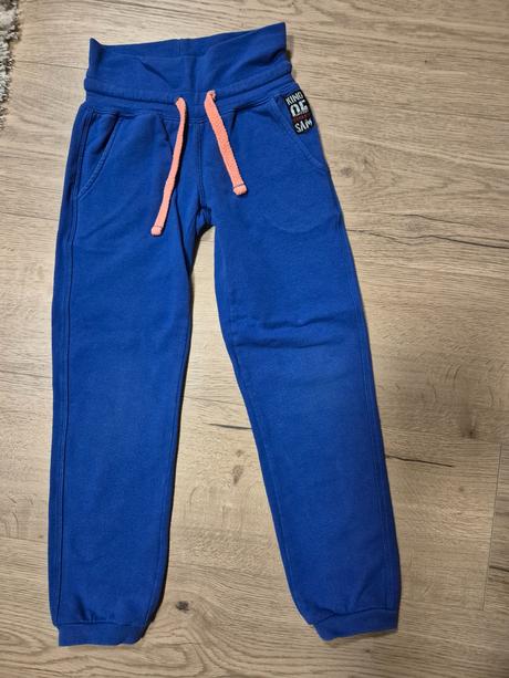 Tepláky, s.a.m.,122