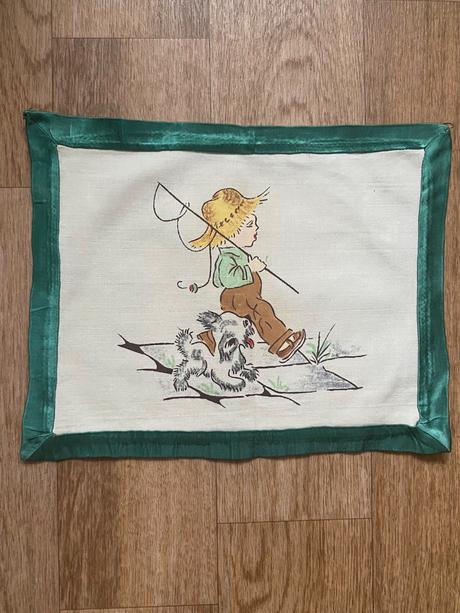 Runé malovaný, tkany obrúsok vintage, 