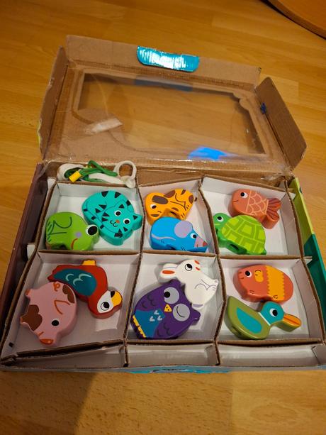 Drevene zvieratká navliekacka, 