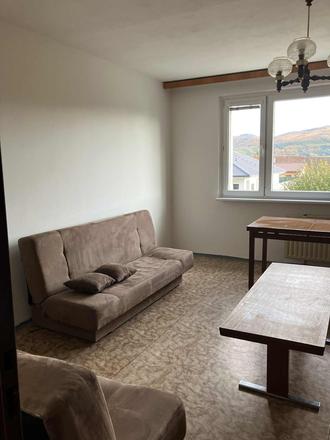 Predám starý drevený nábytok, 